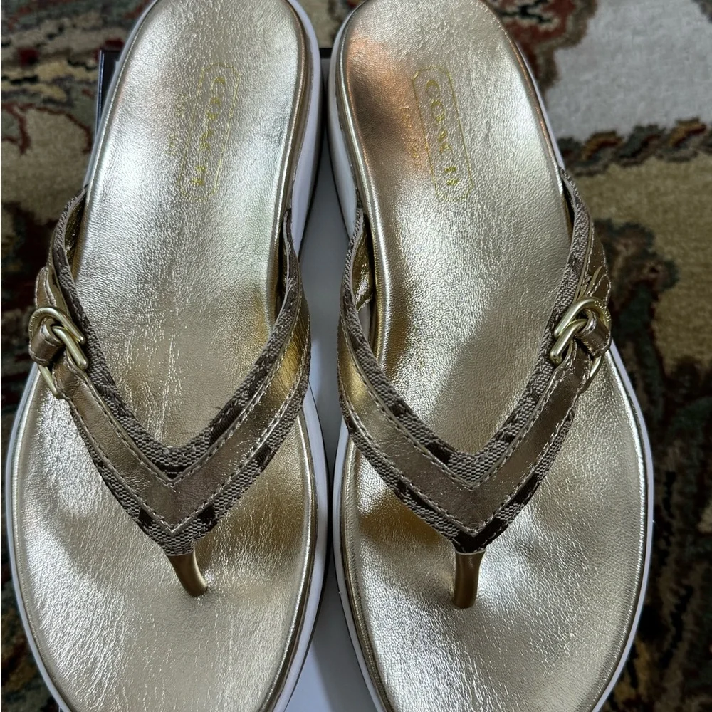 New Coach Lyndsey Women's‎ Khaki/ Gold Canvas Metallic Leather Sandals Sz 7M